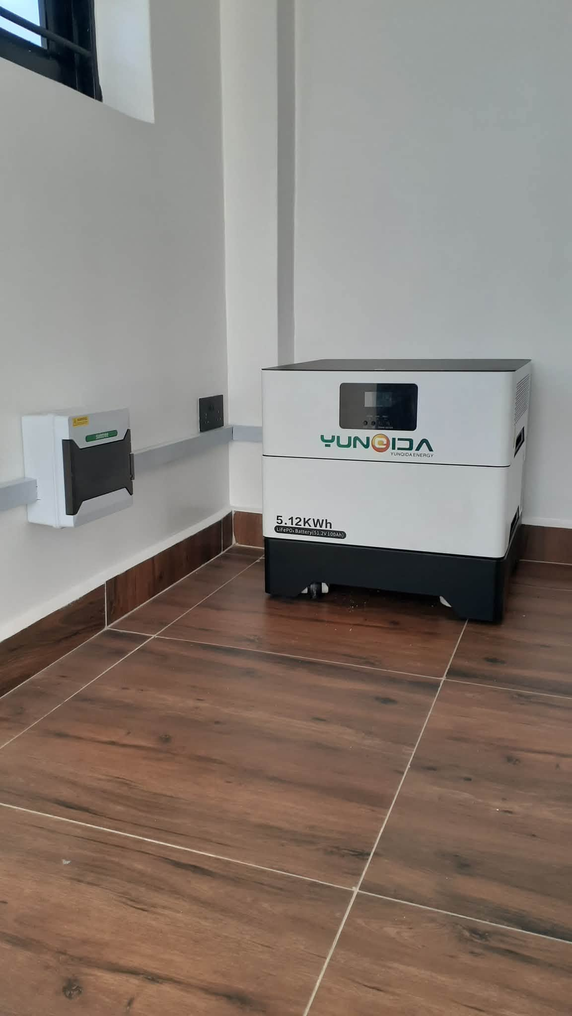 Yunqida YQD-512100G-LFOESS 5.12kWh Battery + 6.2kW Hybrid Inverter